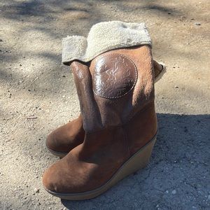 Brown boots size 9 warm